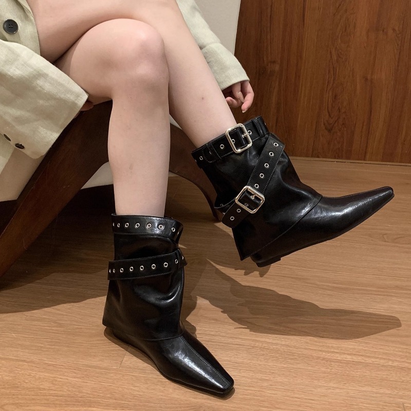 Botki z paskiem, na niskim obc – Soft Sole Booties recenzja i cena