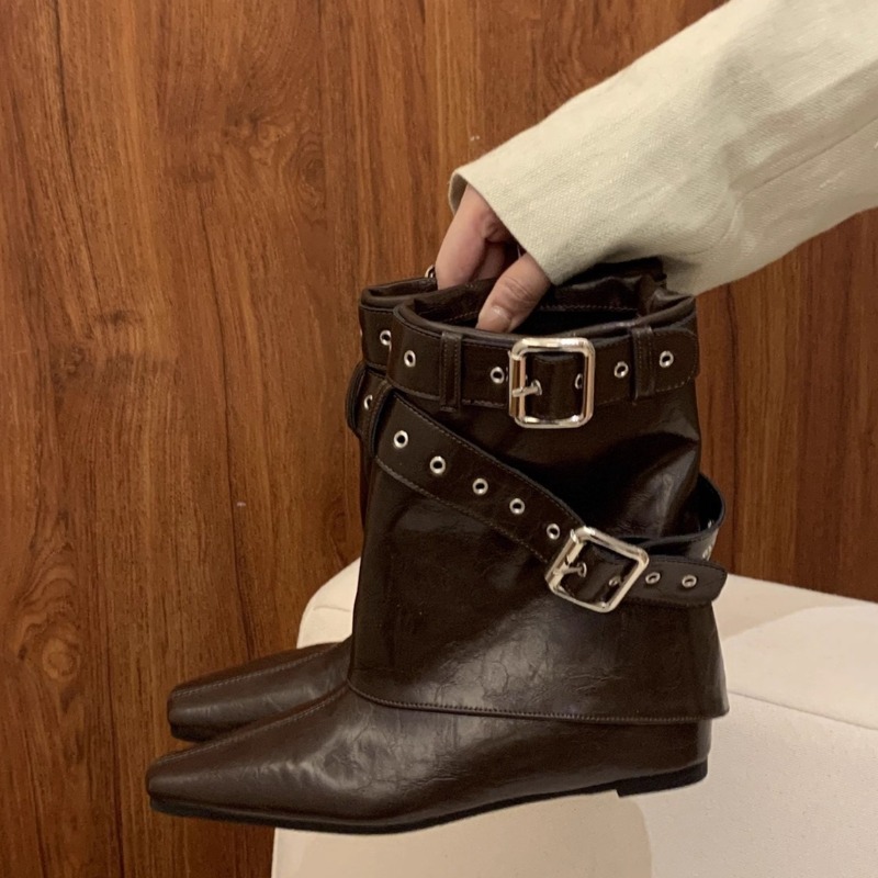 Botki z paskiem, na niskim obc – Soft Sole Booties recenzja i cena